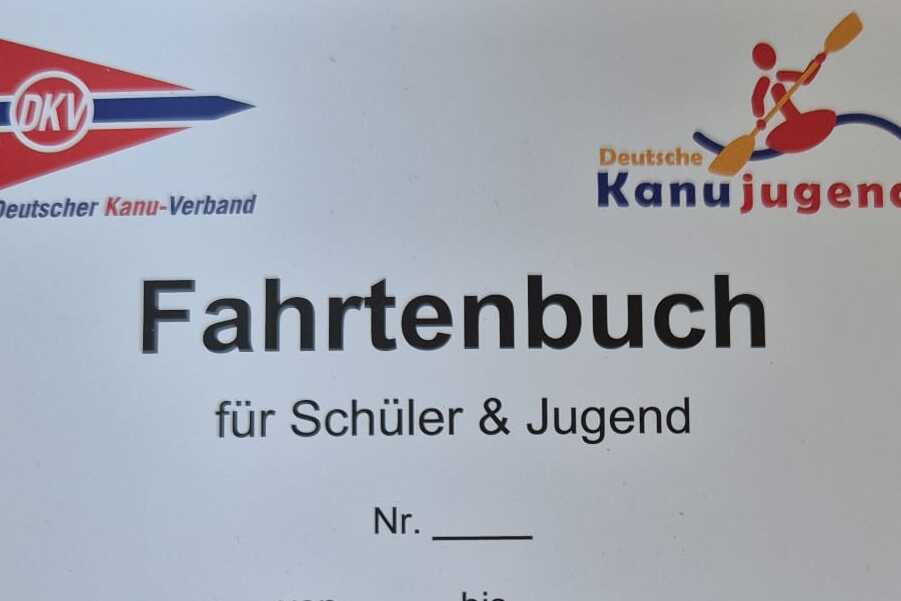 Fahrtenbuch für Schüler und Jugend des Deutschen Kanu-Verbandes mit Feldern für Einträge und persönlichen Daten.