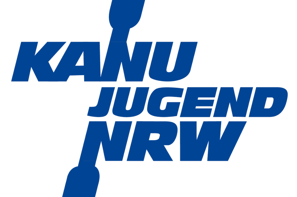 Logo von Kanu Jugend NRW in Blau, mit zwei Paddeln und Schriftzug.